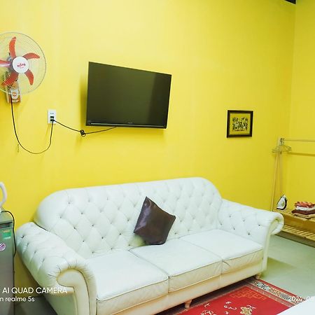 Shusimi House & Boutique Near Tan Son Nhat Airport Хошимін Екстер'єр фото