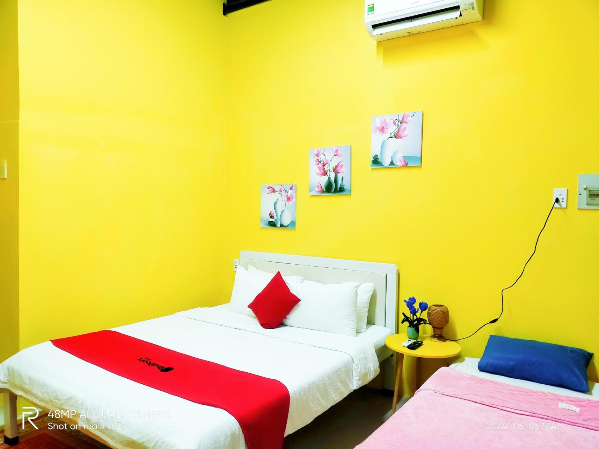 Shusimi House & Boutique Near Tan Son Nhat Airport Хошимін Екстер'єр фото