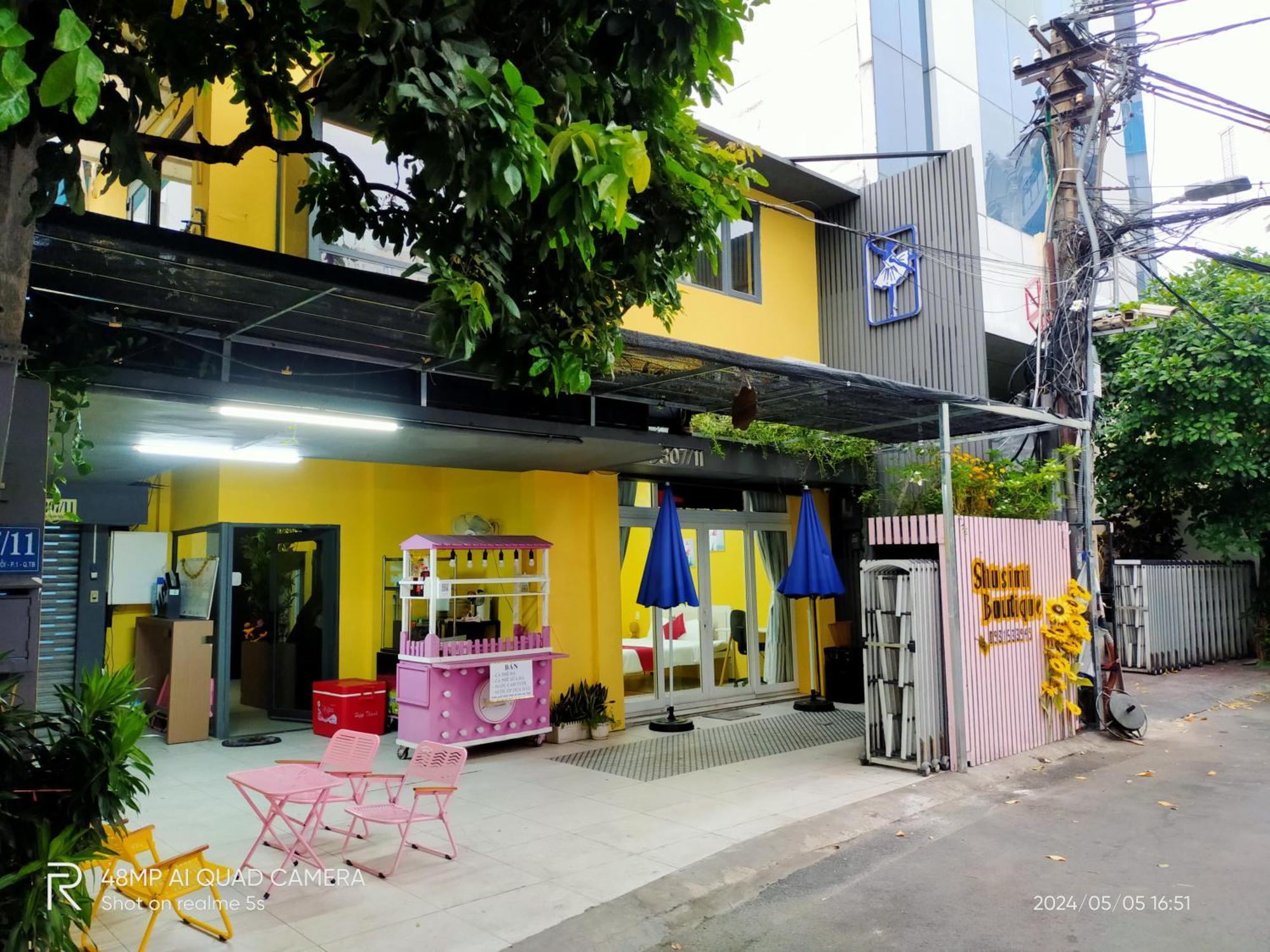 Shusimi House & Boutique Near Tan Son Nhat Airport Хошимін Екстер'єр фото