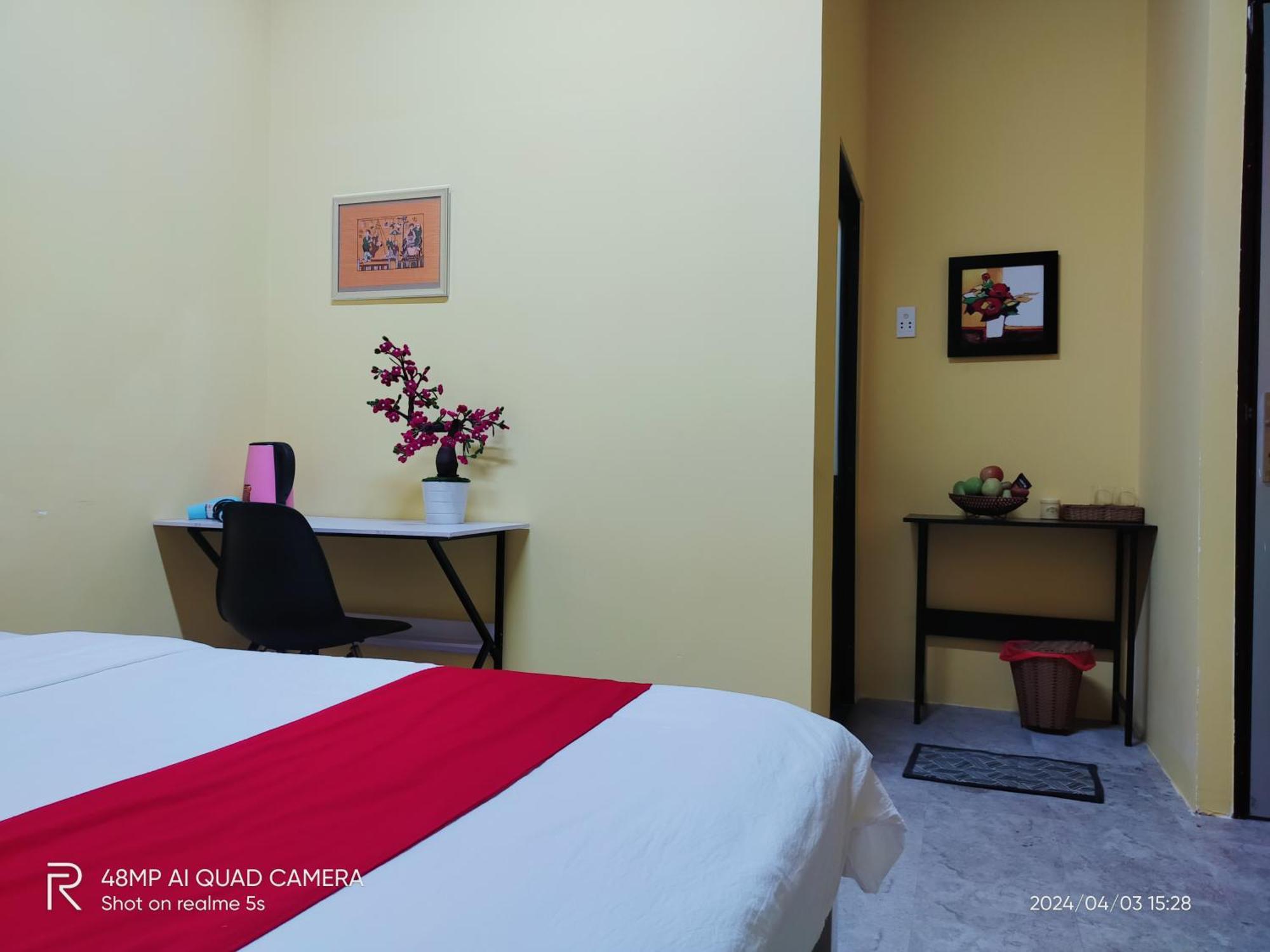 Shusimi House & Boutique Near Tan Son Nhat Airport Хошимін Екстер'єр фото