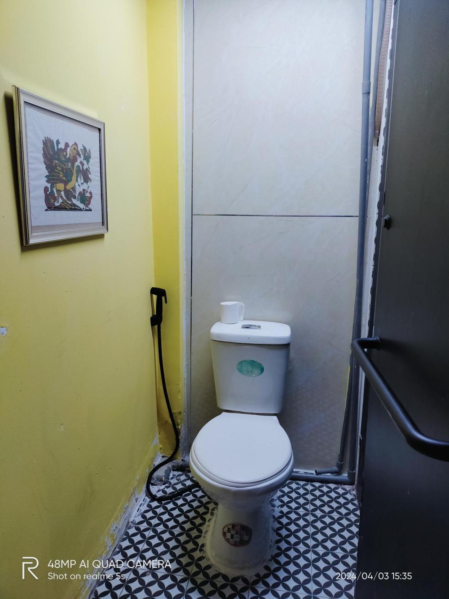 Shusimi House & Boutique Near Tan Son Nhat Airport Хошимін Екстер'єр фото