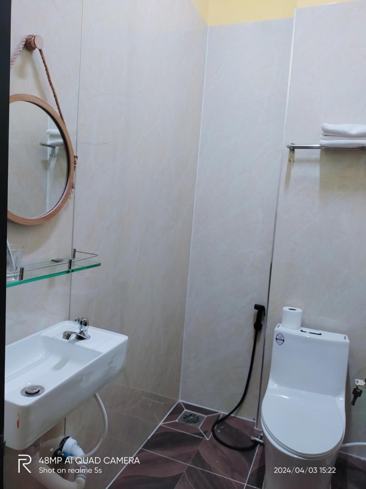 Shusimi House & Boutique Near Tan Son Nhat Airport Хошимін Екстер'єр фото