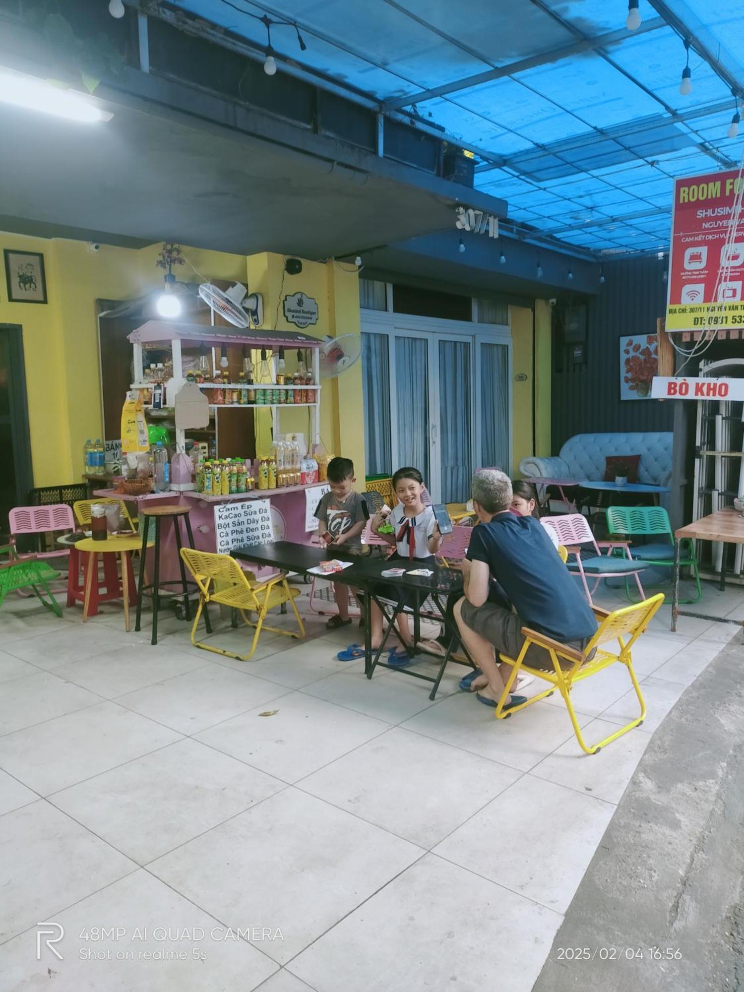 Shusimi House & Boutique Near Tan Son Nhat Airport Хошимін Екстер'єр фото